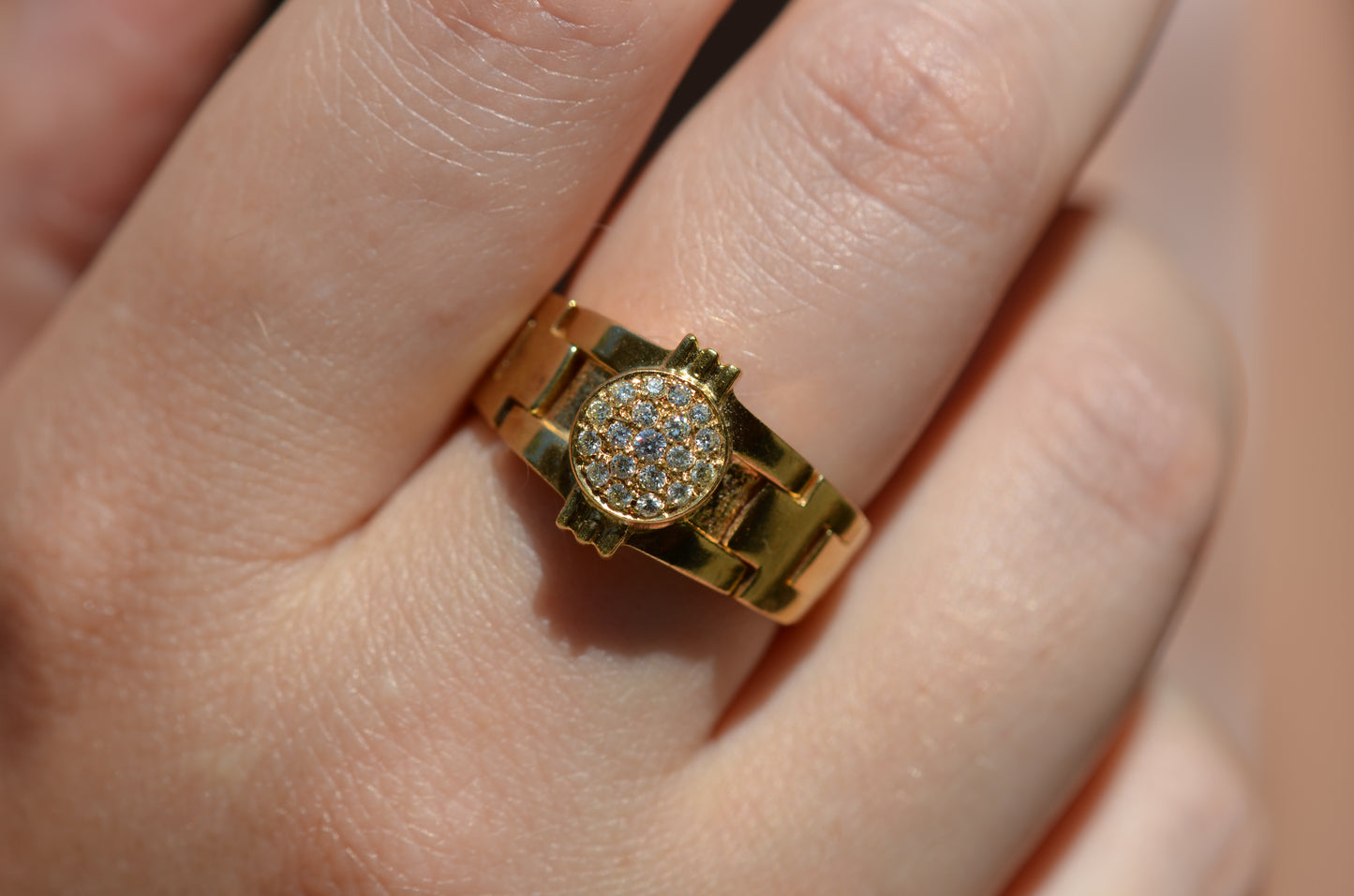 Unique Dazzling Diamond Ring