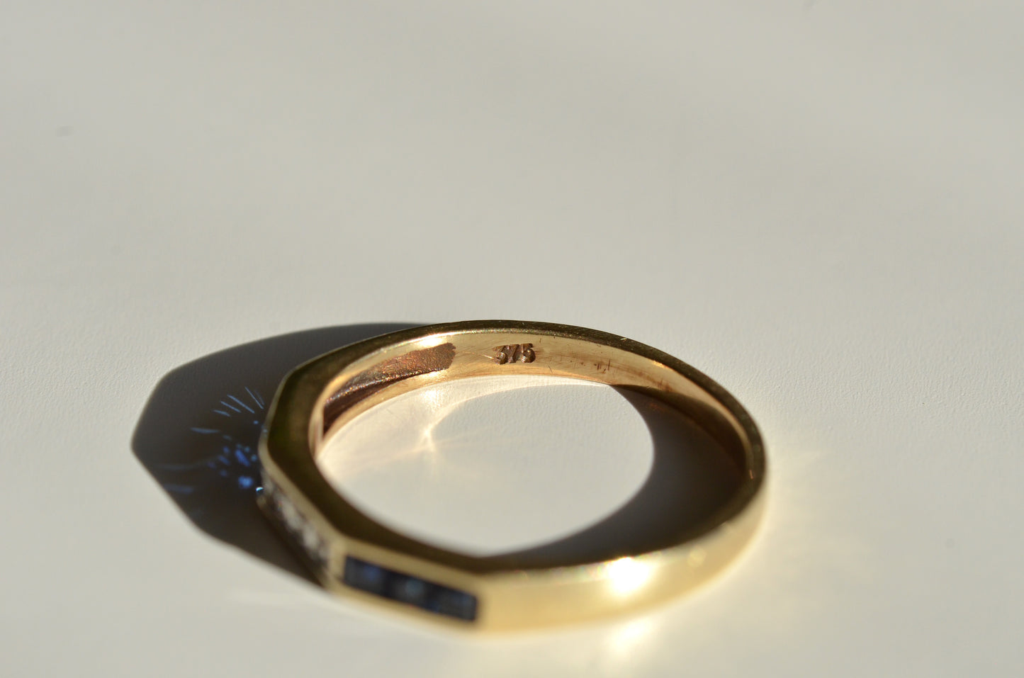 Chic Sapphire Geometric Band