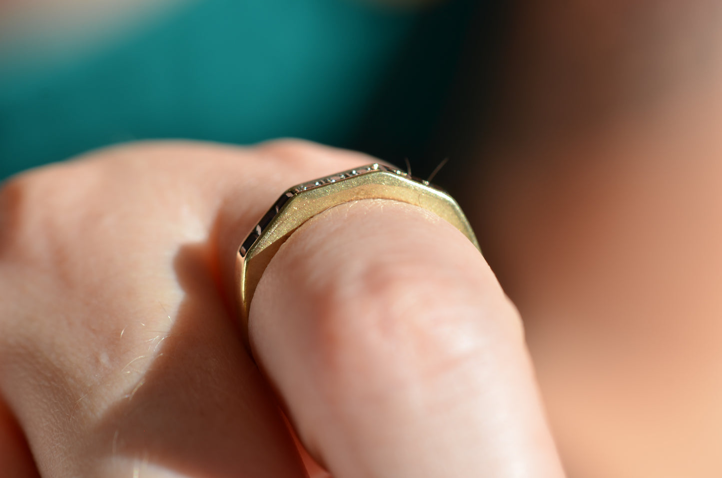Chic Sapphire Geometric Band