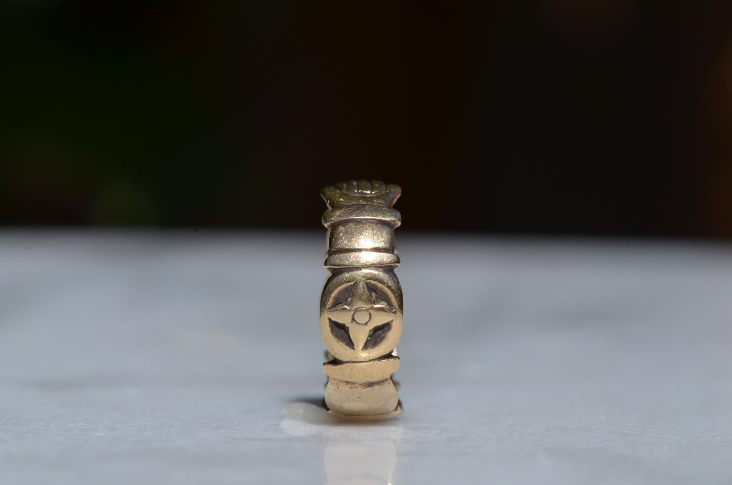 Romantic Vintage Fede Eternity ring