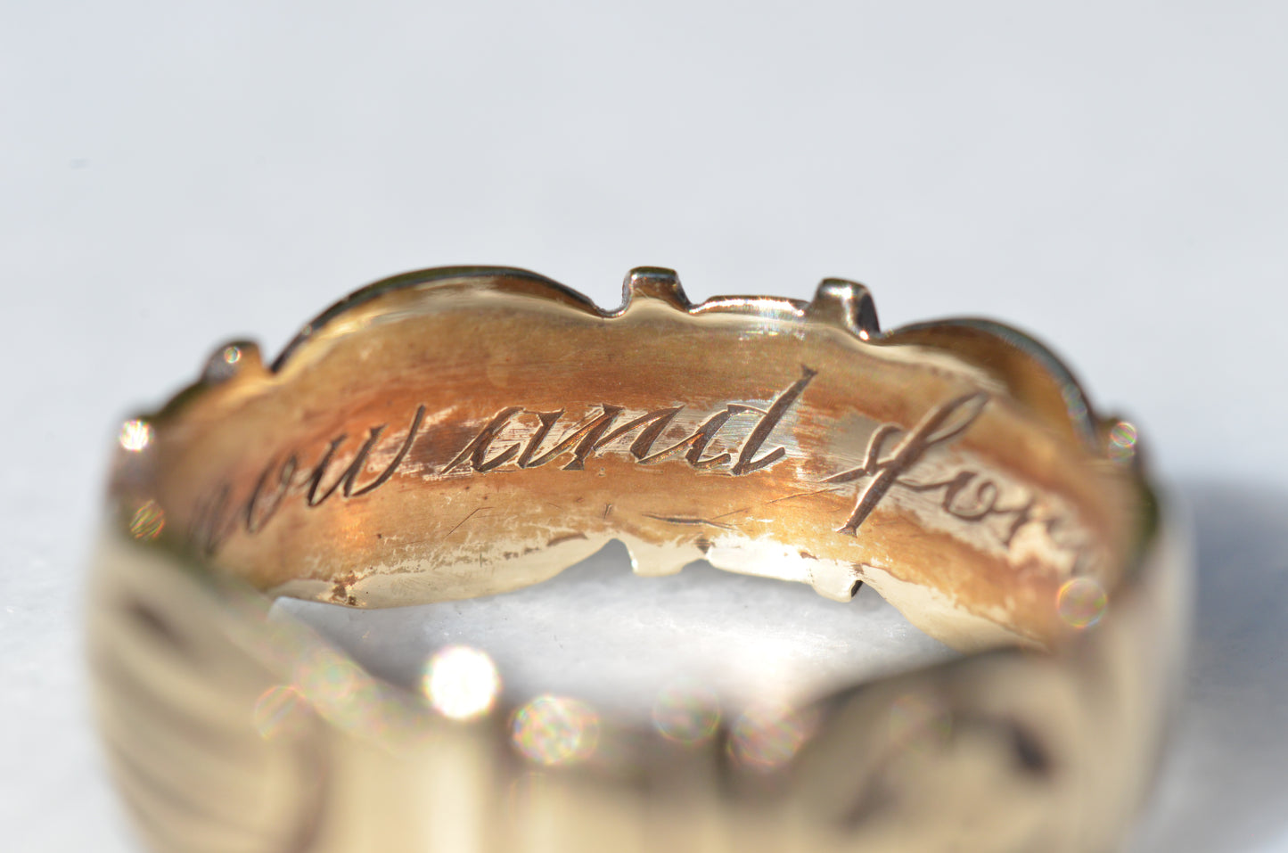 Romantic Vintage Fede Eternity ring