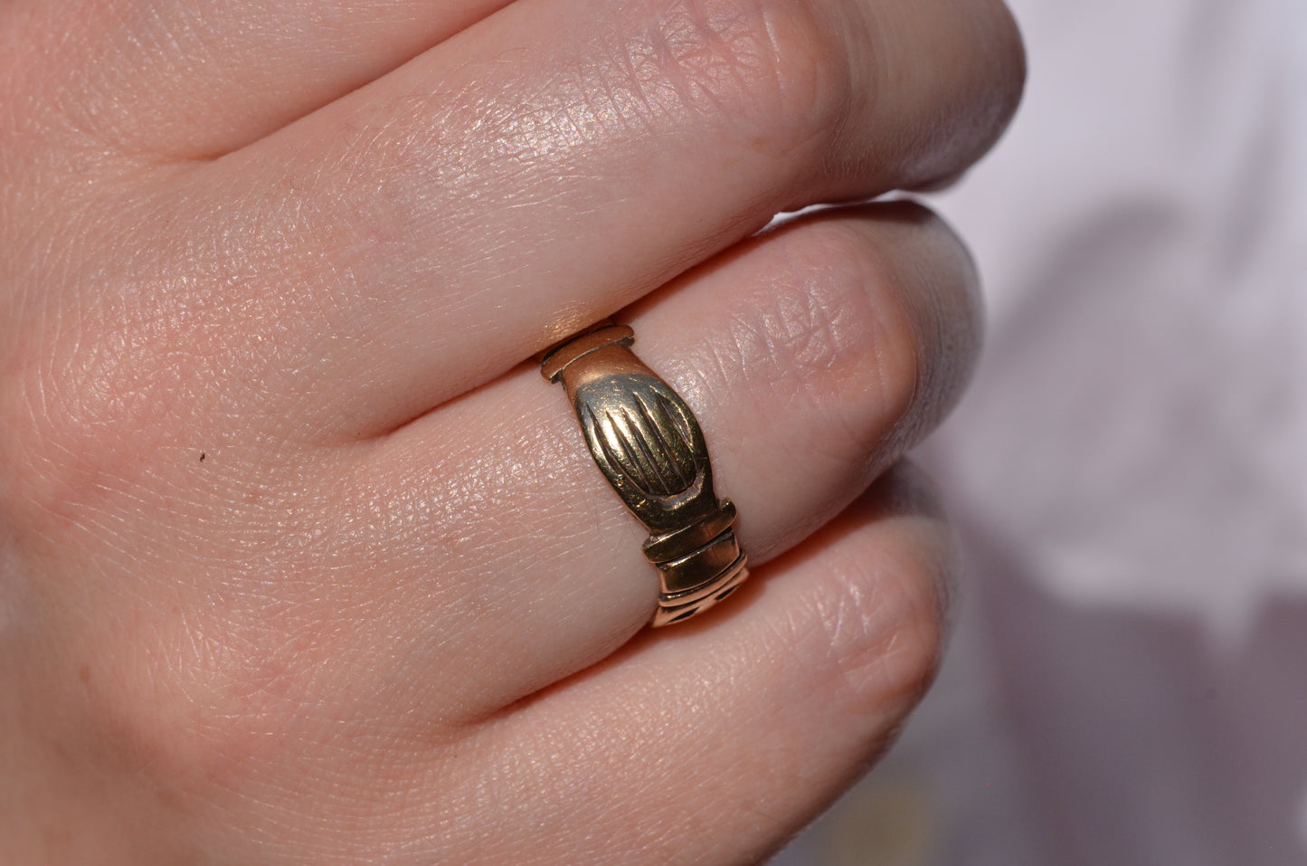 Romantic Vintage Fede Eternity ring