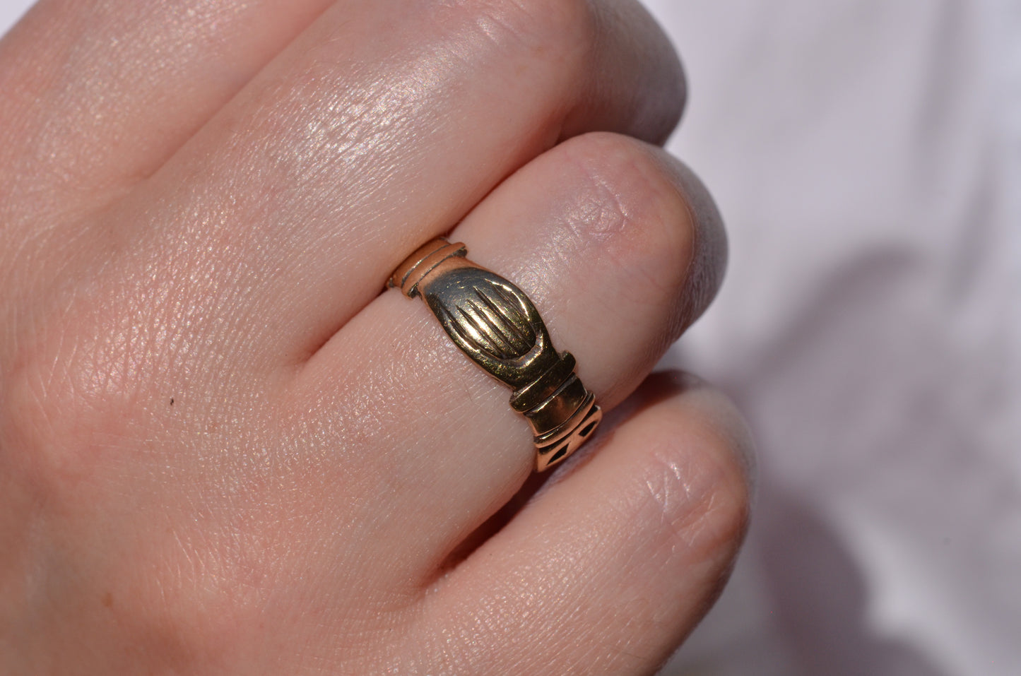 Romantic Vintage Fede Eternity ring