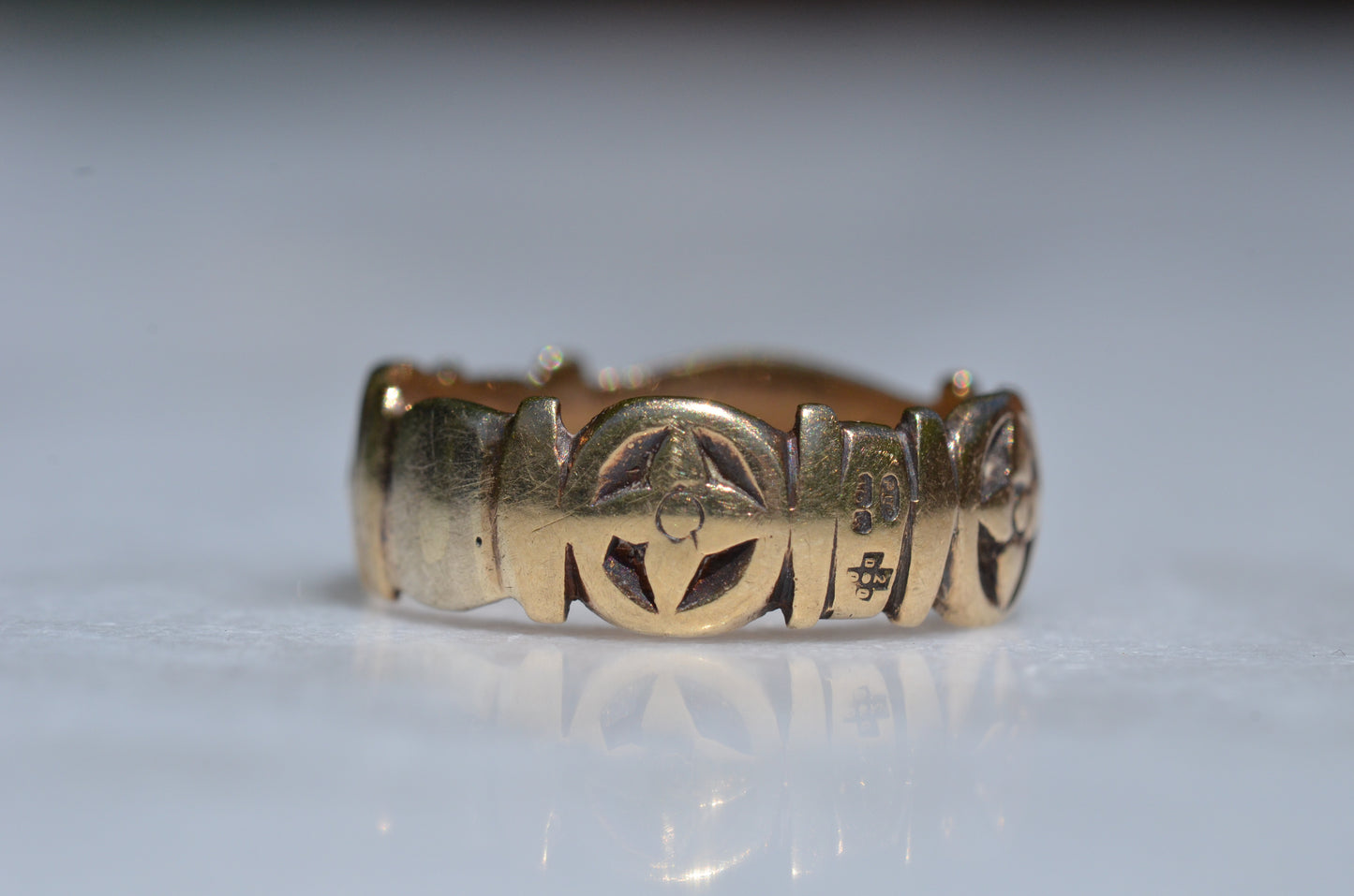 Romantic Vintage Fede Eternity ring