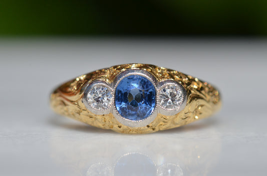 Outstanding Vintage Sapphire Diamond Trilogy Ring