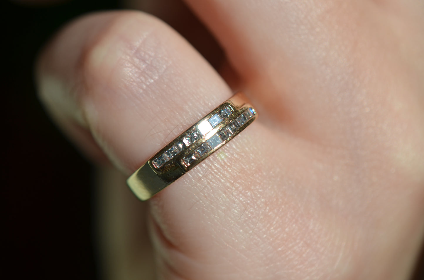 Sexy Vintage Carré Cut Diamond Band