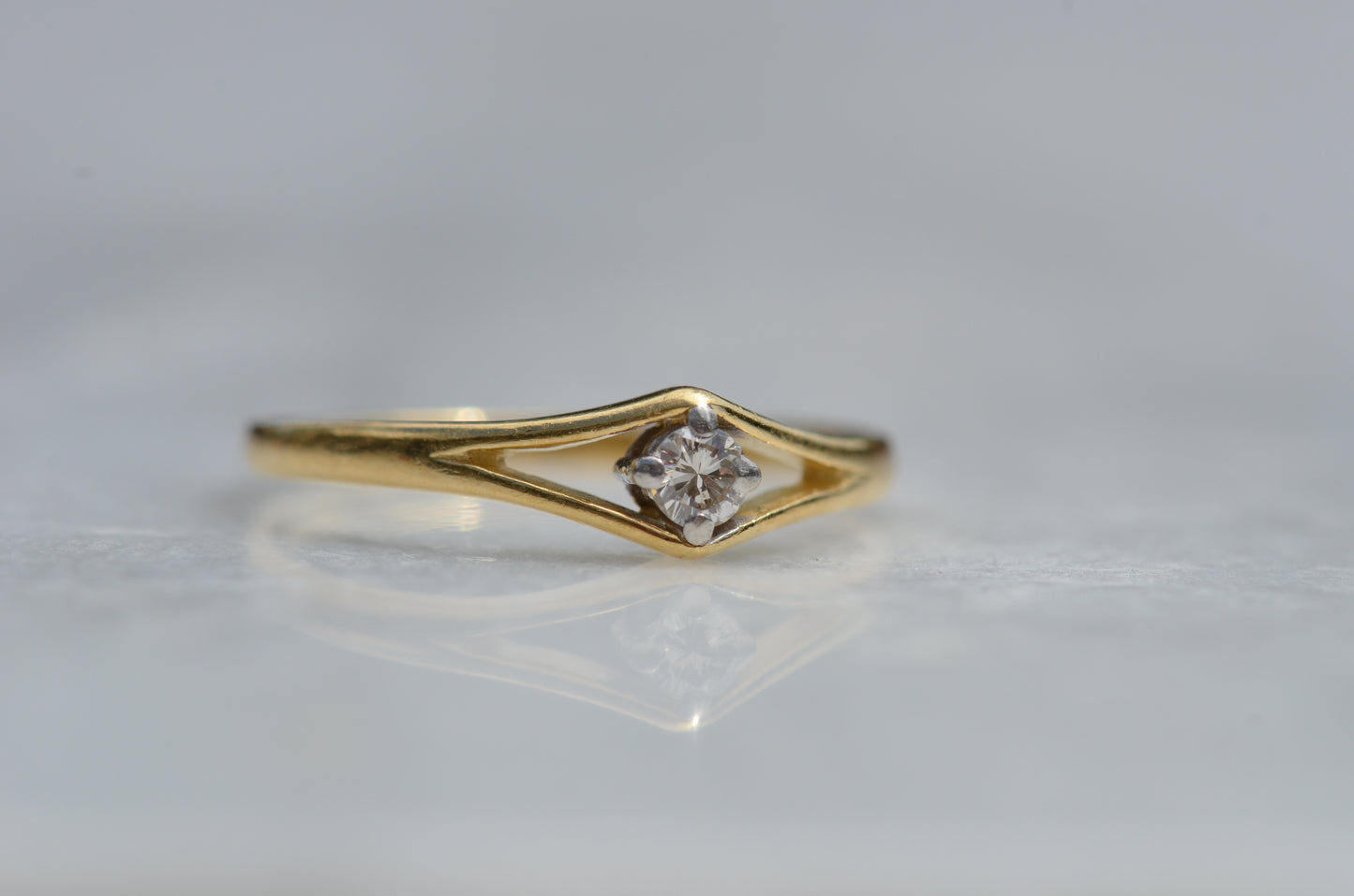 Sweet Vintage Diamond Eye Ring