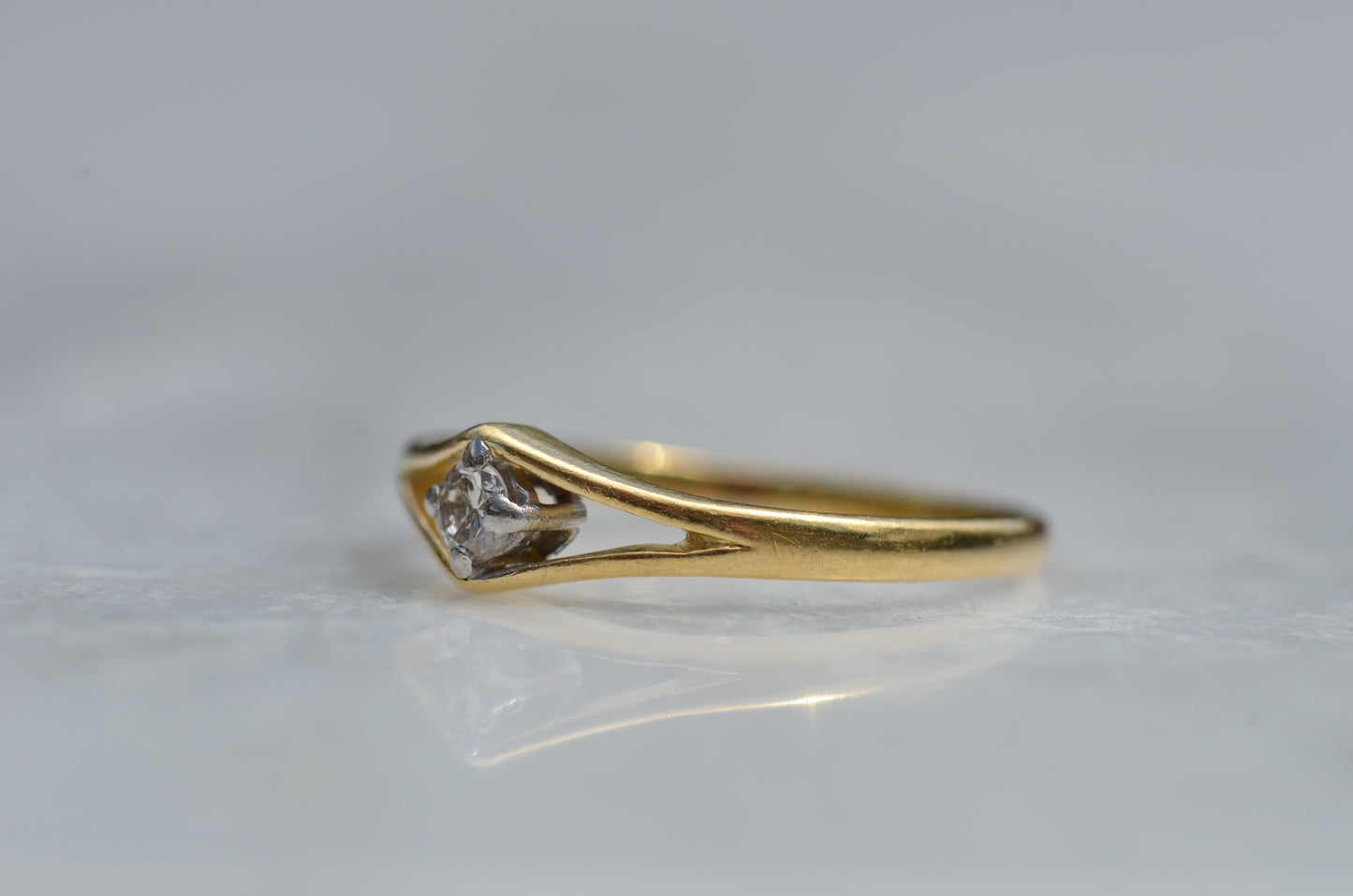 Sweet Vintage Diamond Eye Ring