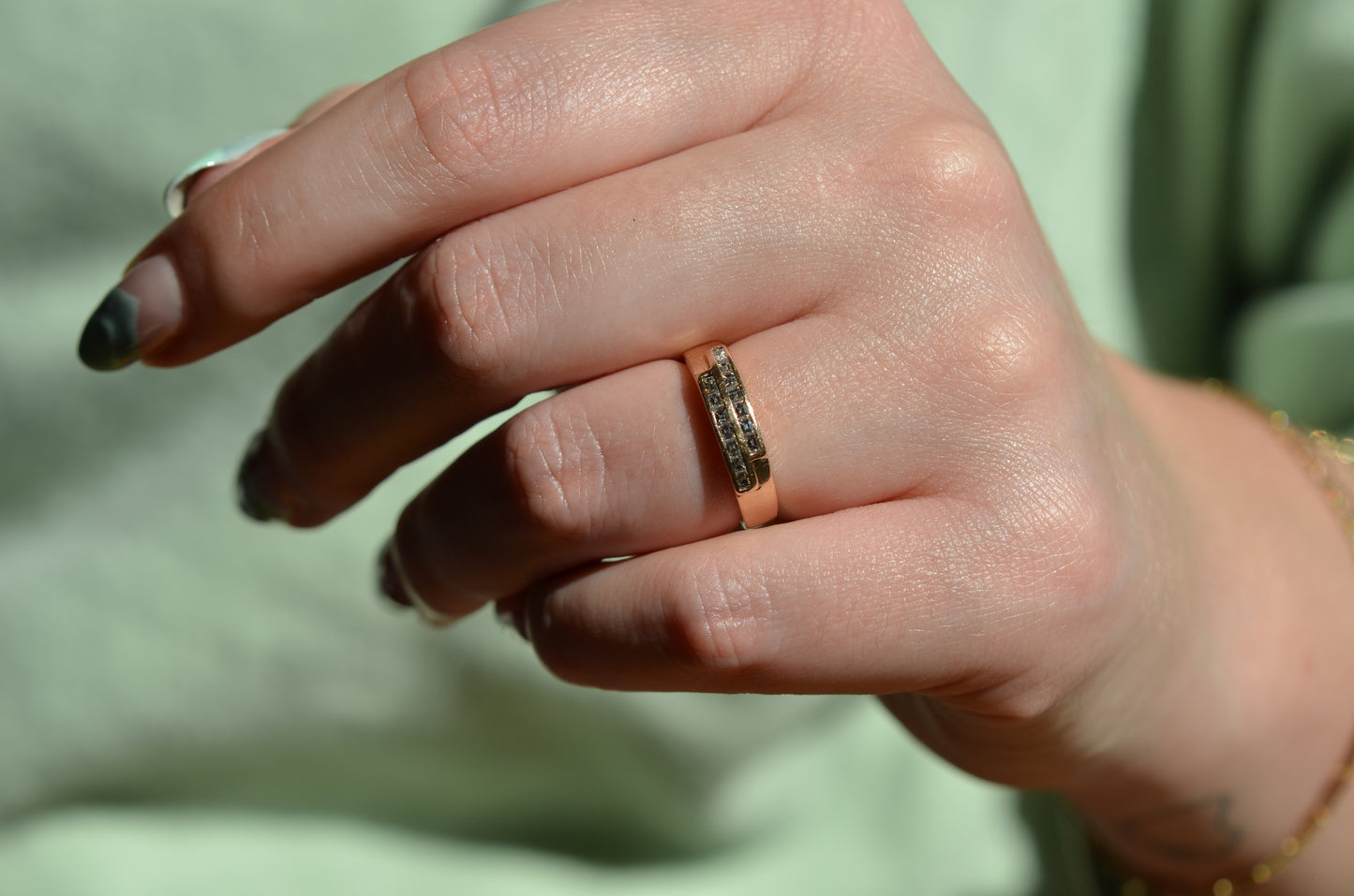 Sexy Vintage Carré Cut Diamond Band