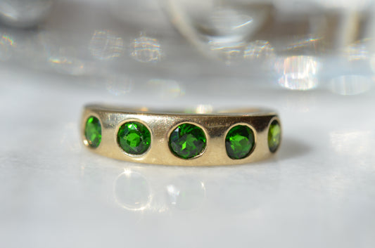 Vibrant Vintage Diopside Band