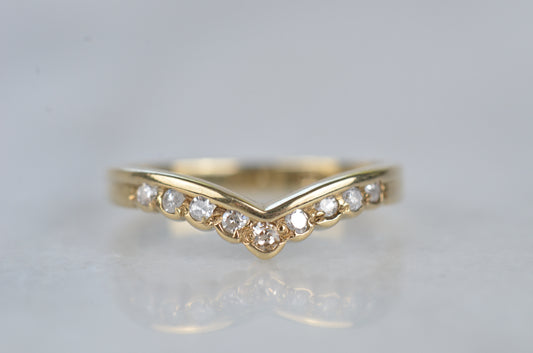 Soft Vintage Scalloped Chevron Ring