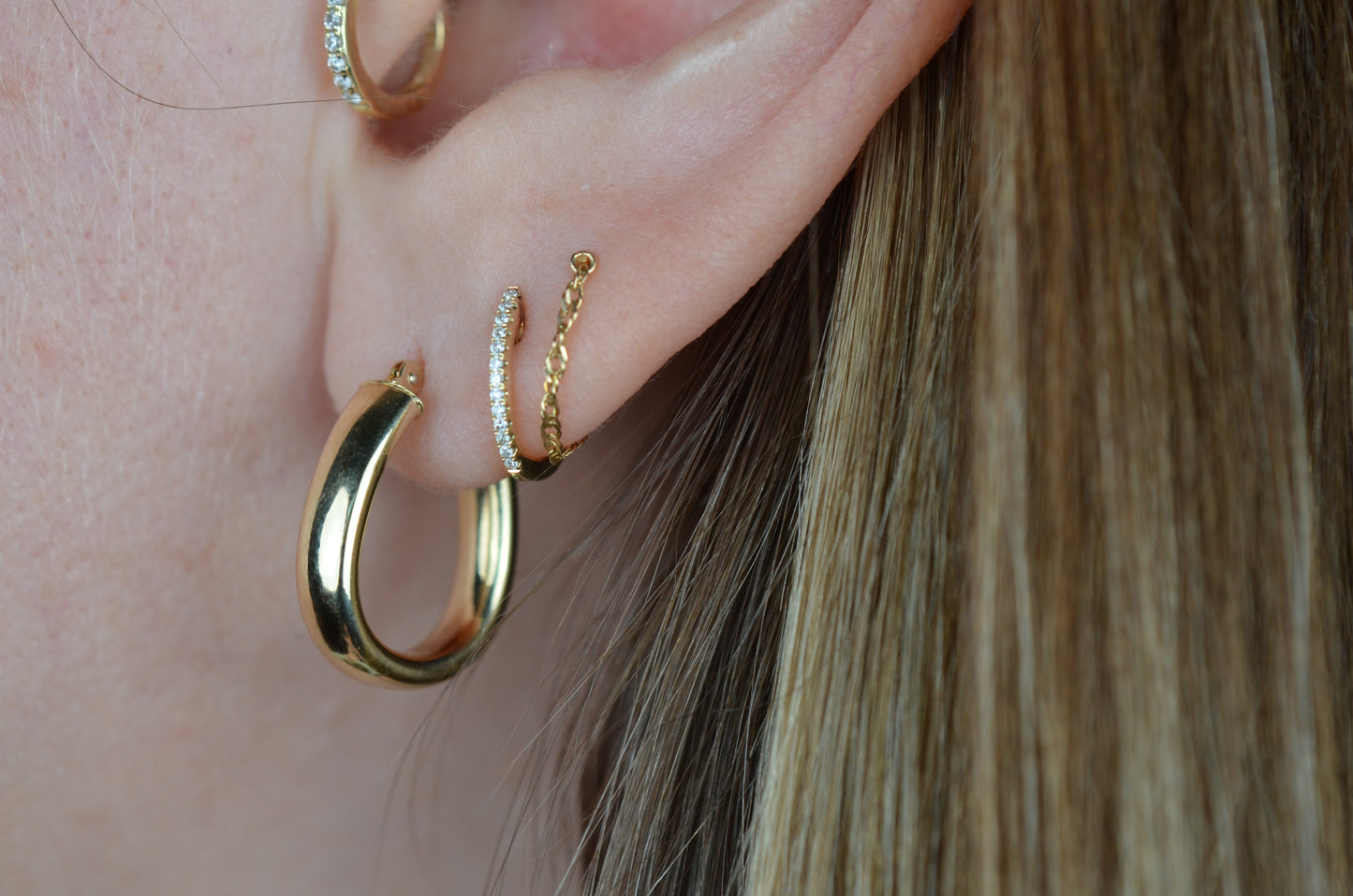 Glossy Light Weight Estate Hoops