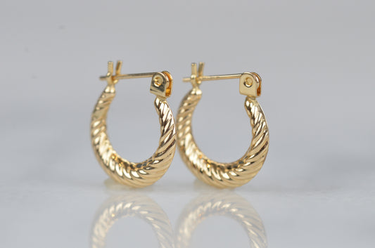 Sweet Vintage Baby Shrimp Hoops