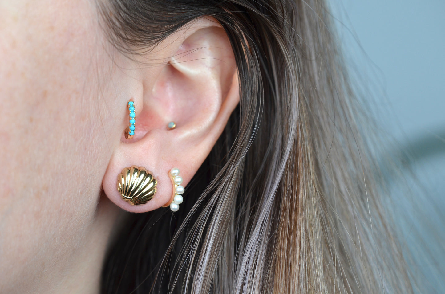 Summery Vintage Gold Shell Studs
