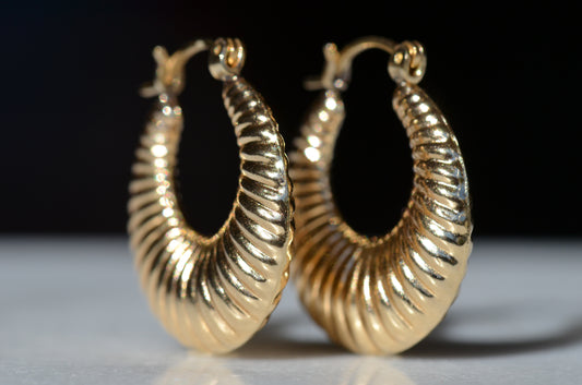 Chic Vintage Shrimp Hoops