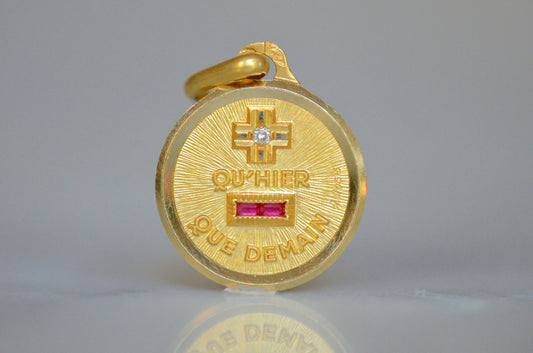 Tiny Diamond and Ruby + Qu'hier Love Token