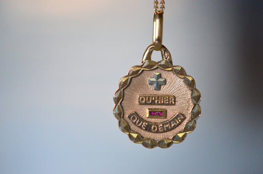 Sweetly Scalloped Vintage French Love Token