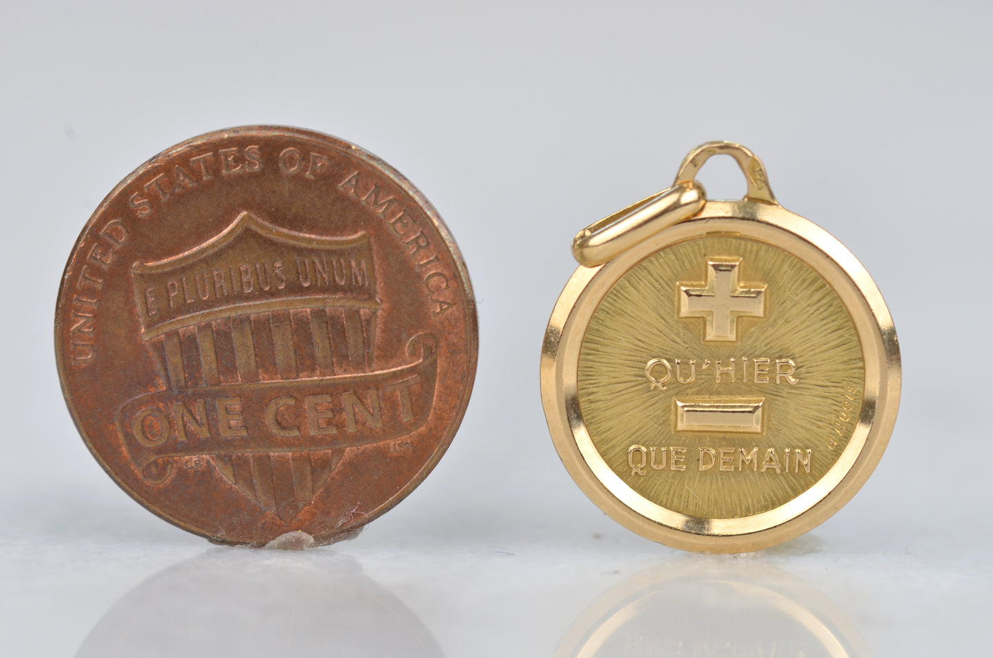 Beautiful Estate Médaille d'Amour Pendant