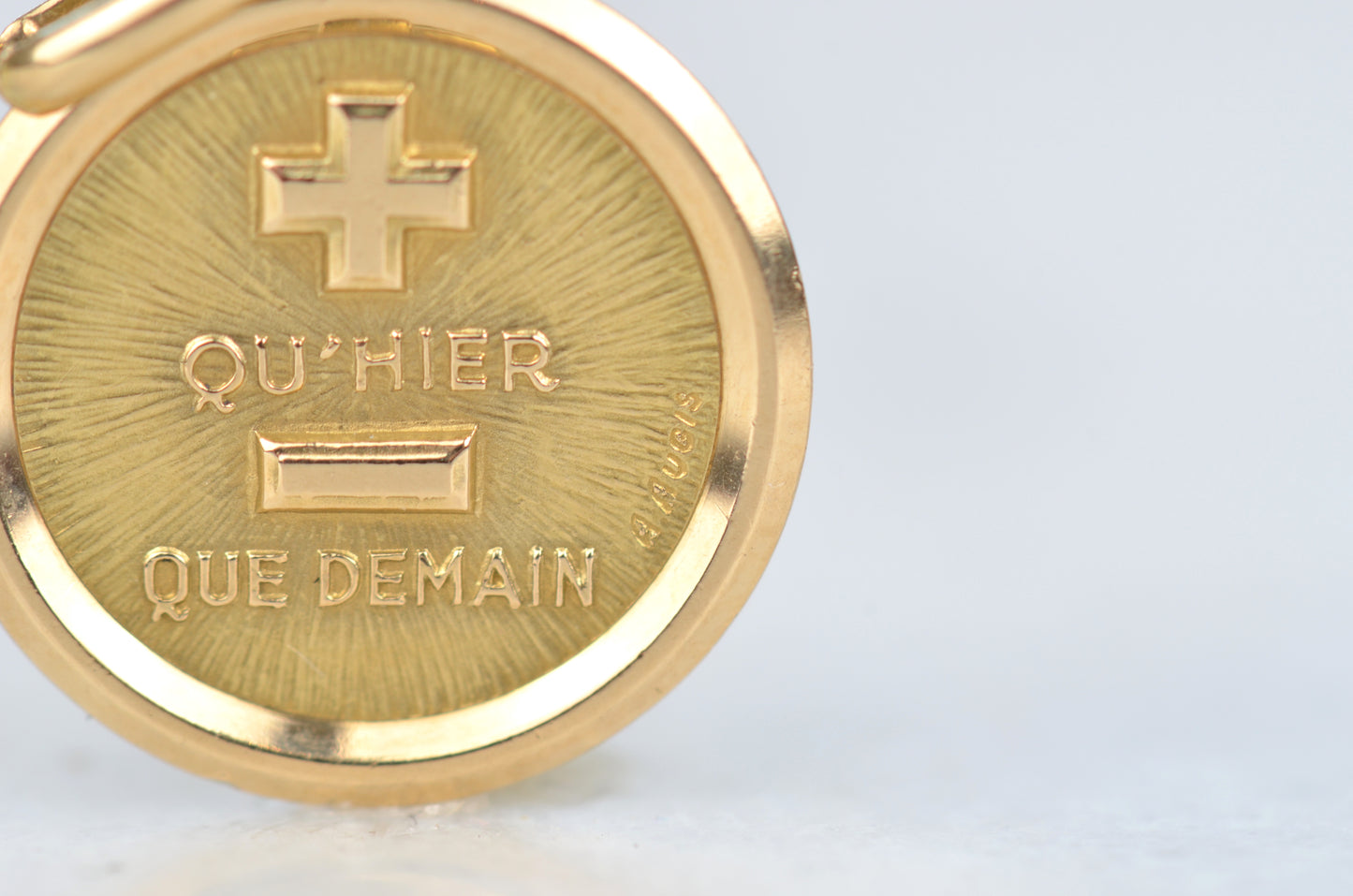 Beautiful Estate Médaille d'Amour Pendant