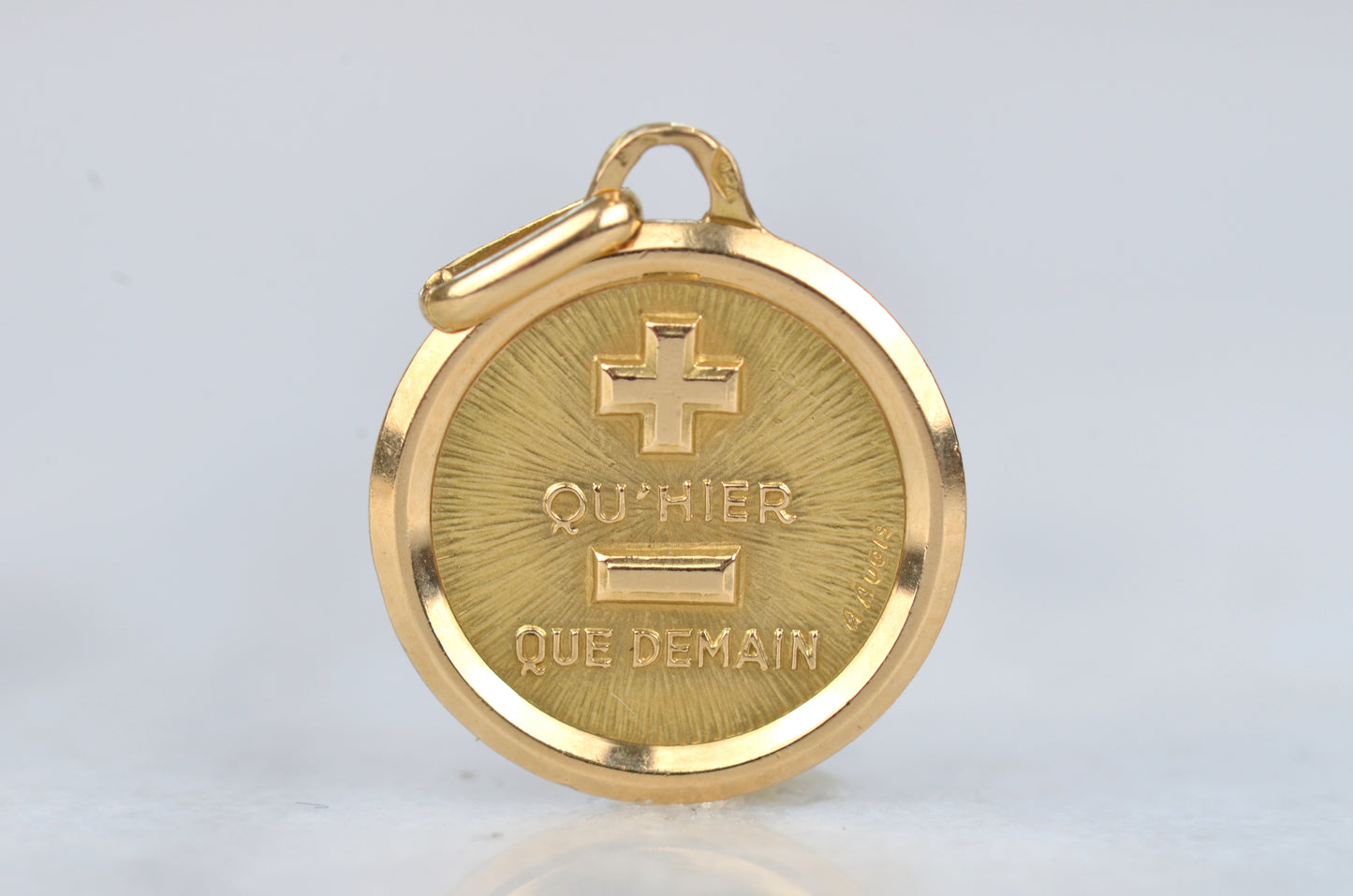 Beautiful Estate Médaille d'Amour Pendant