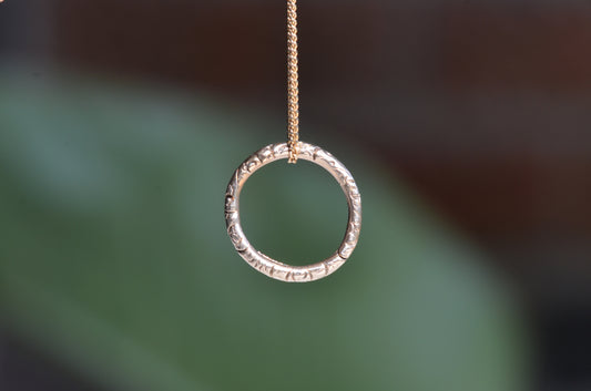 Excellent Antique Chased Split Ring