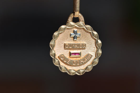 Scalloped Vintage Médaille d'Amour