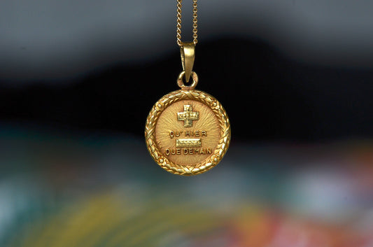 Covetable Vintage Laurel Médaille d'Amour