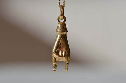 Rich Vintage Mano Cornuto Charm
