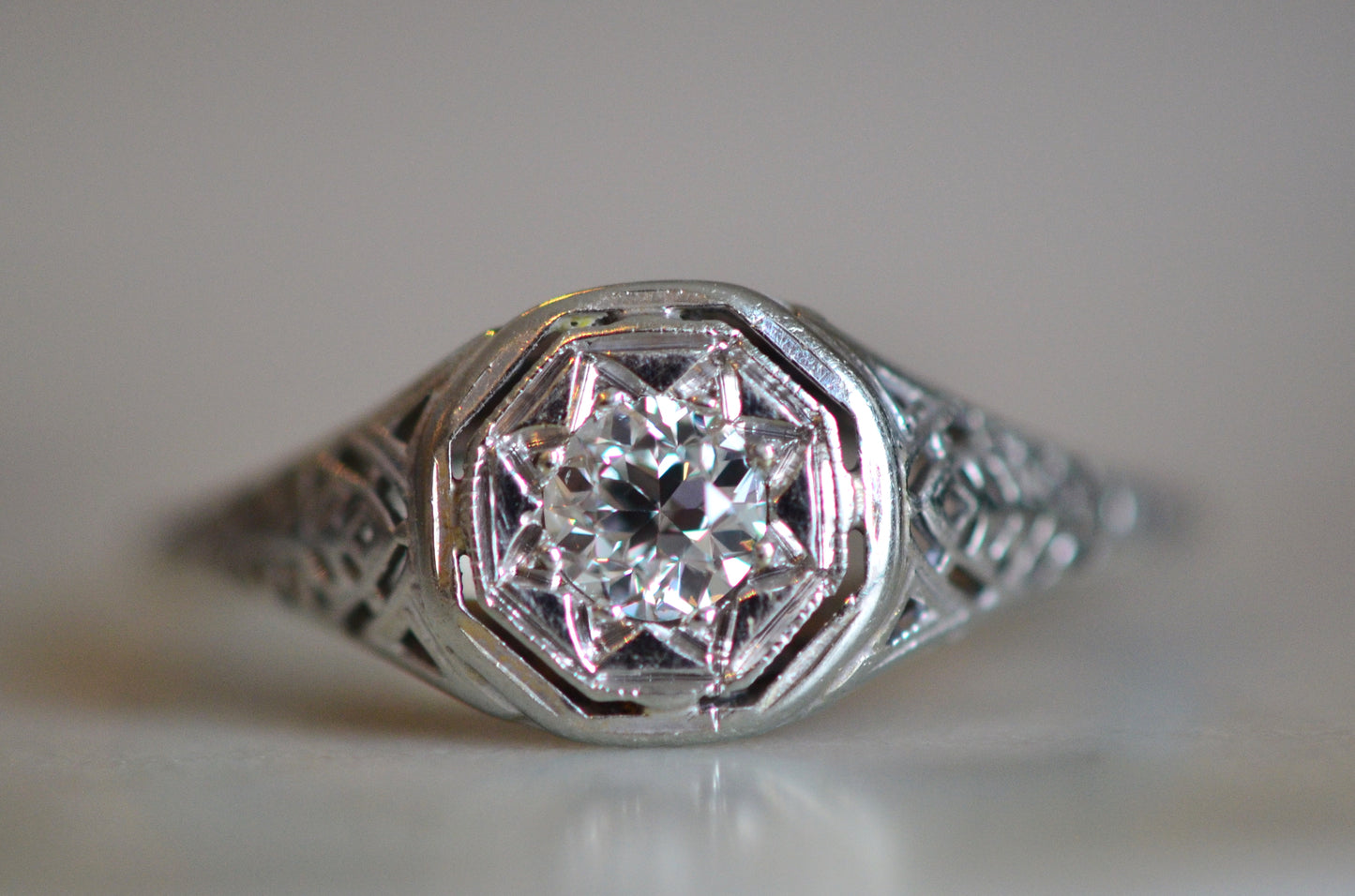 Bright and Lively Art Deco Solitaire