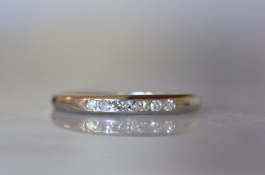 Minimal Retro White Gold Diamond Stacker