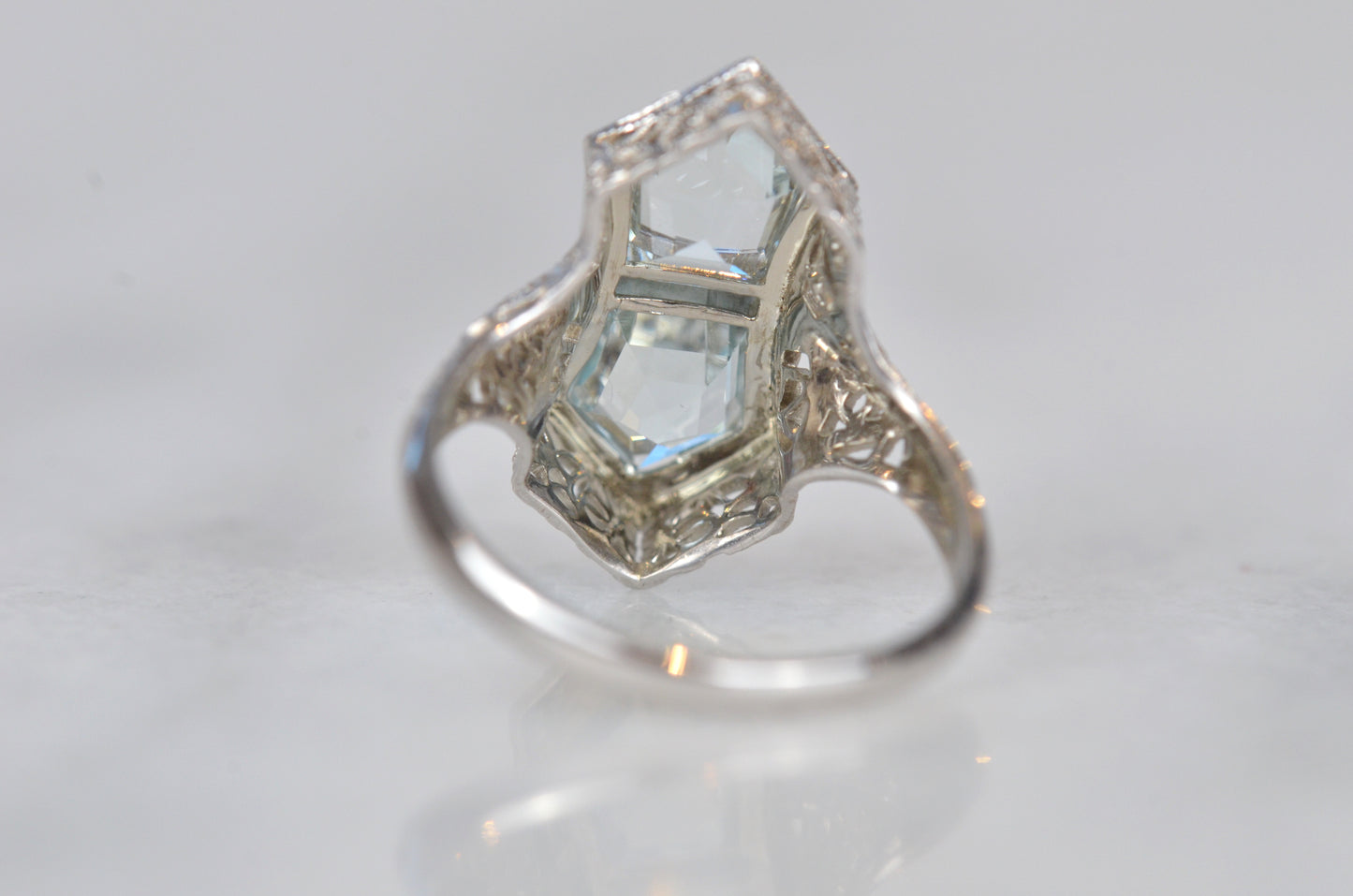 Icy Art Deco Aquamarine Filigree Ring
