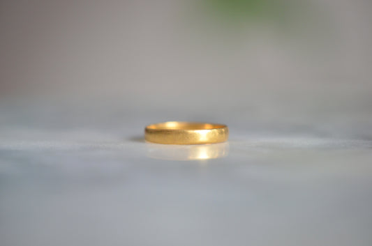 Glowing 22k Victorian Band Ring 1859