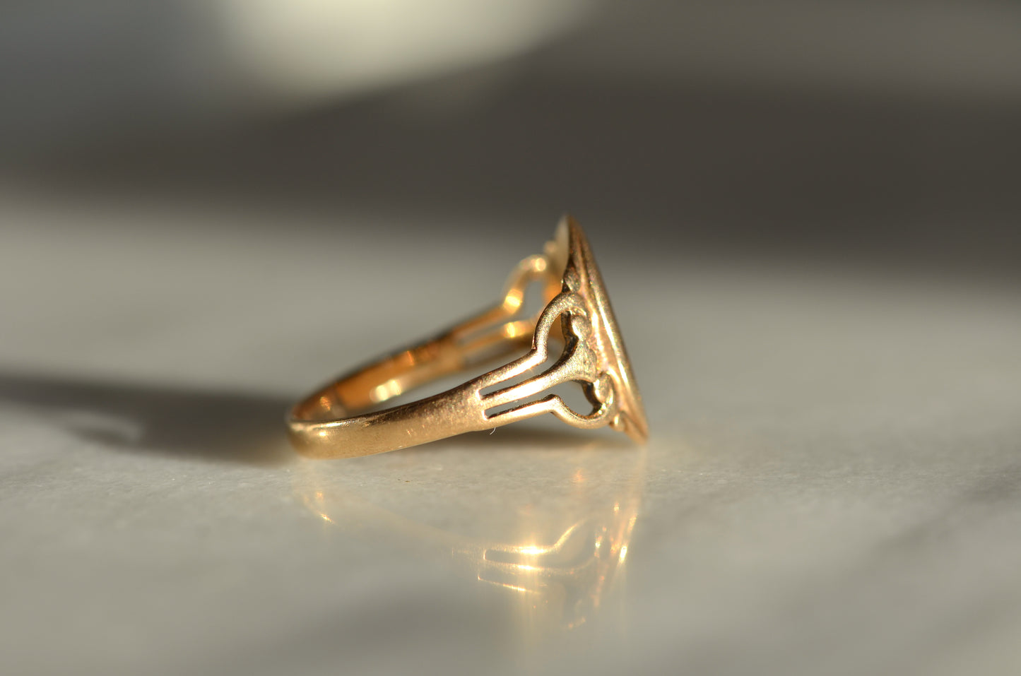 Art Nouveau B Signet Ring