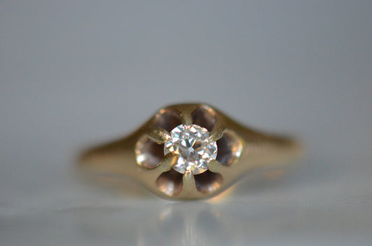 Smooth and Minimalist Victorian Belcher Ring