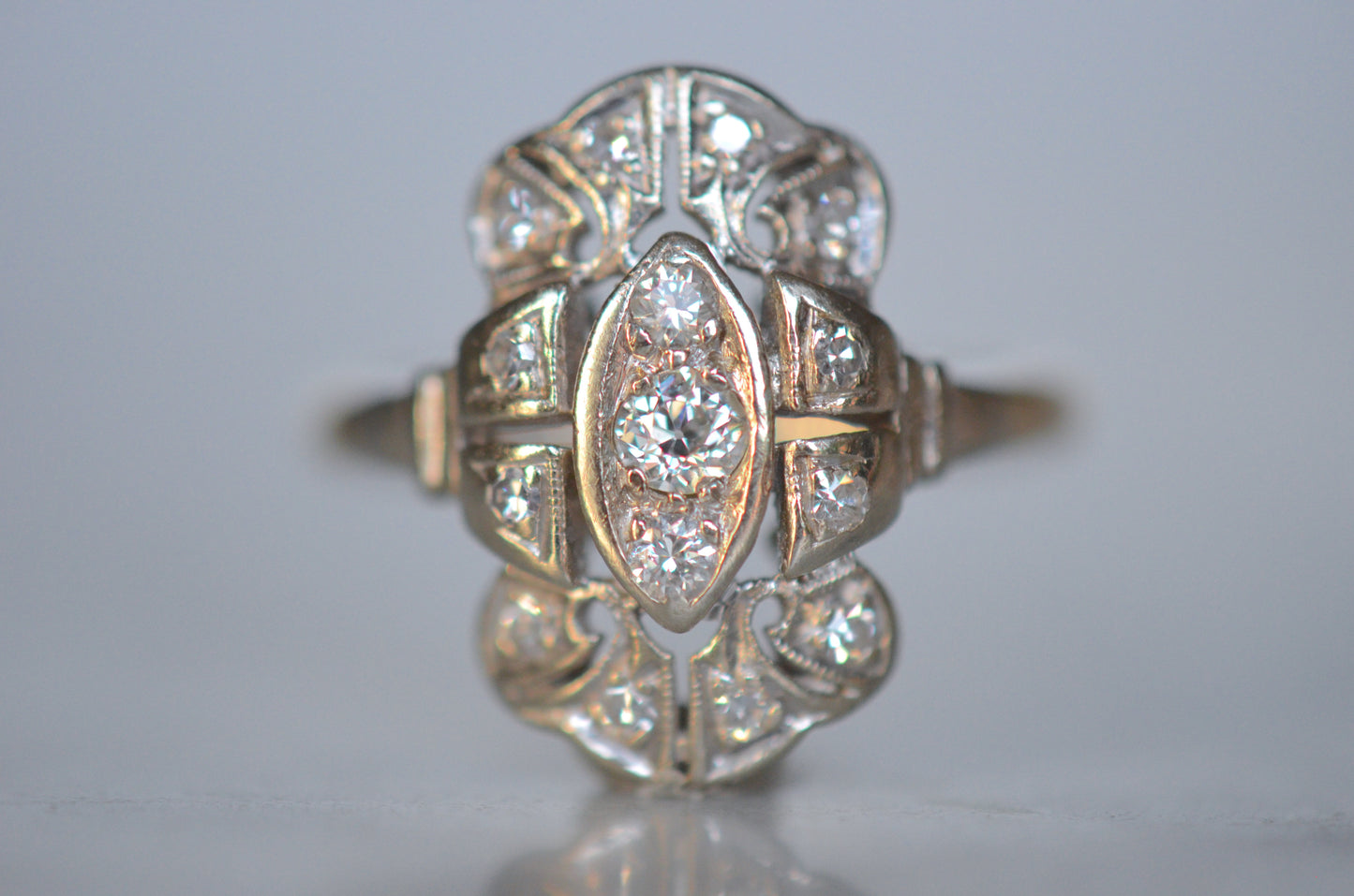 Elegant Retro Diamond Shield Ring