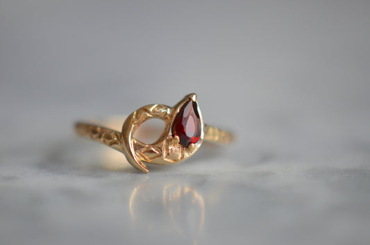 Delicate Garnet Snake Ring 1988