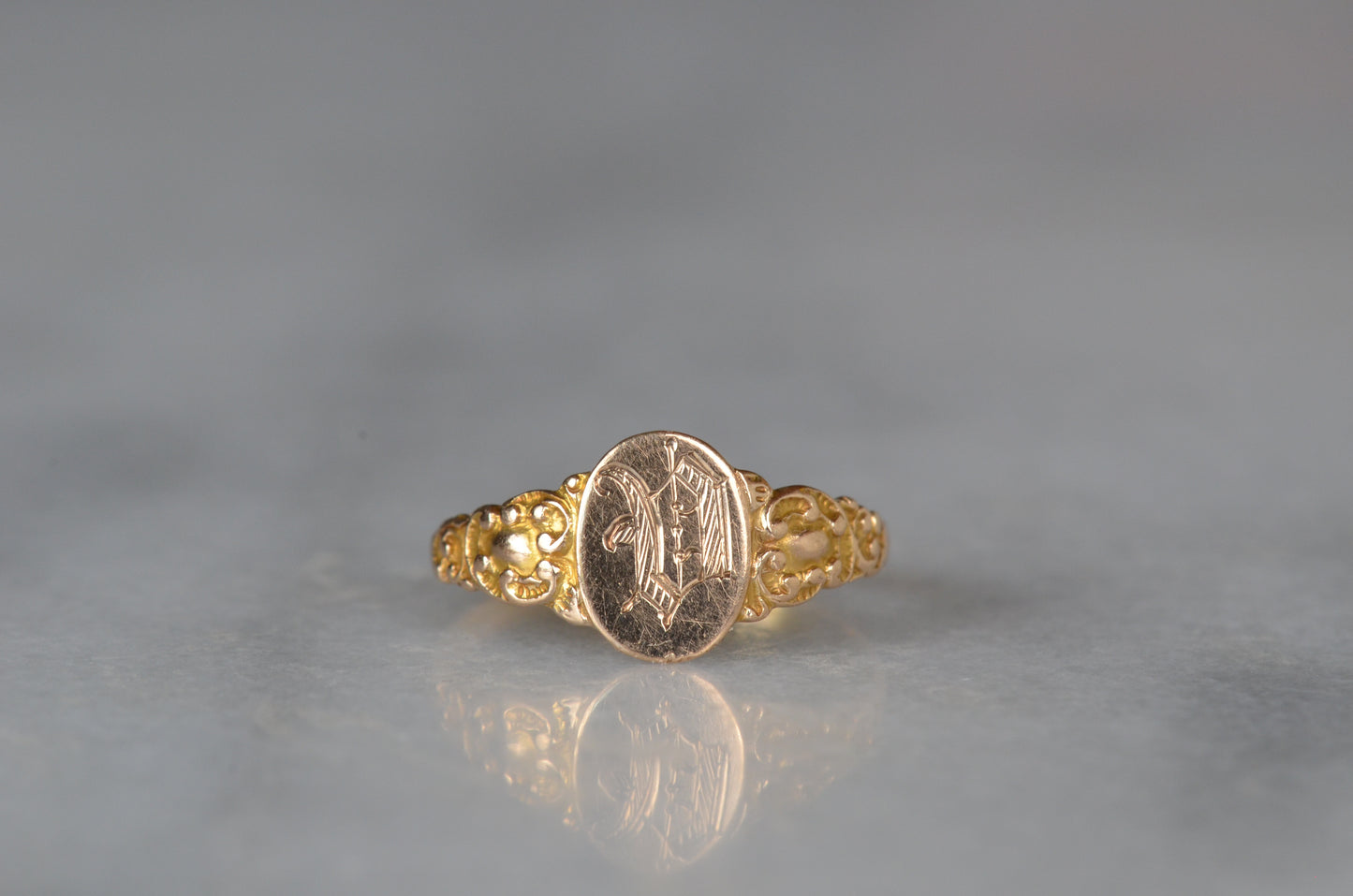 Detailed Antique V Signet Ring