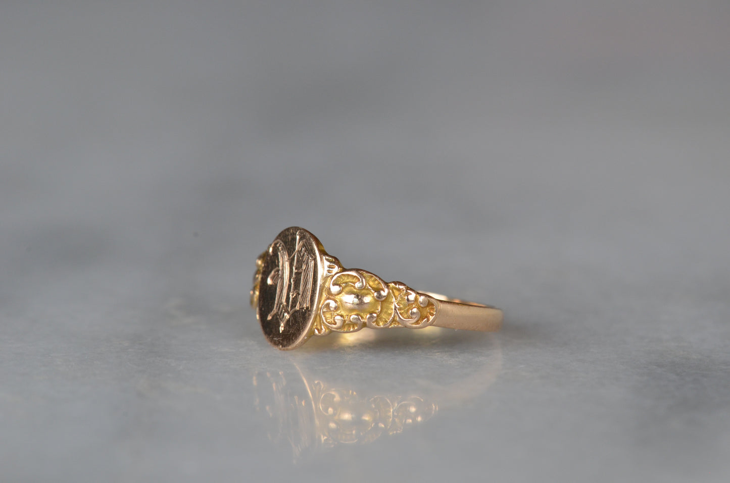Detailed Antique V Signet Ring