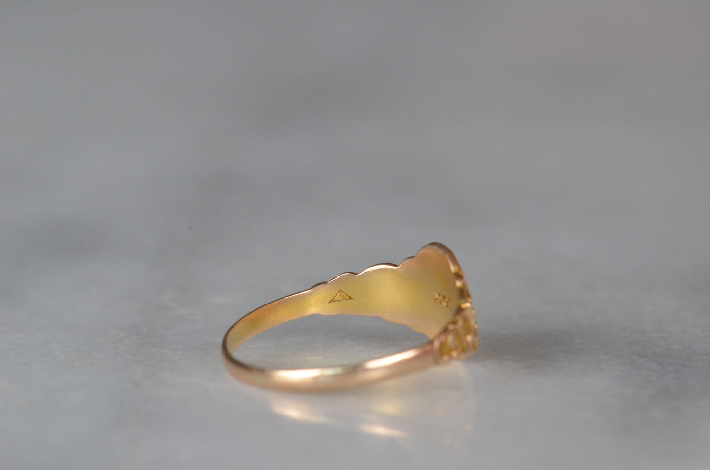 Detailed Antique V Signet Ring