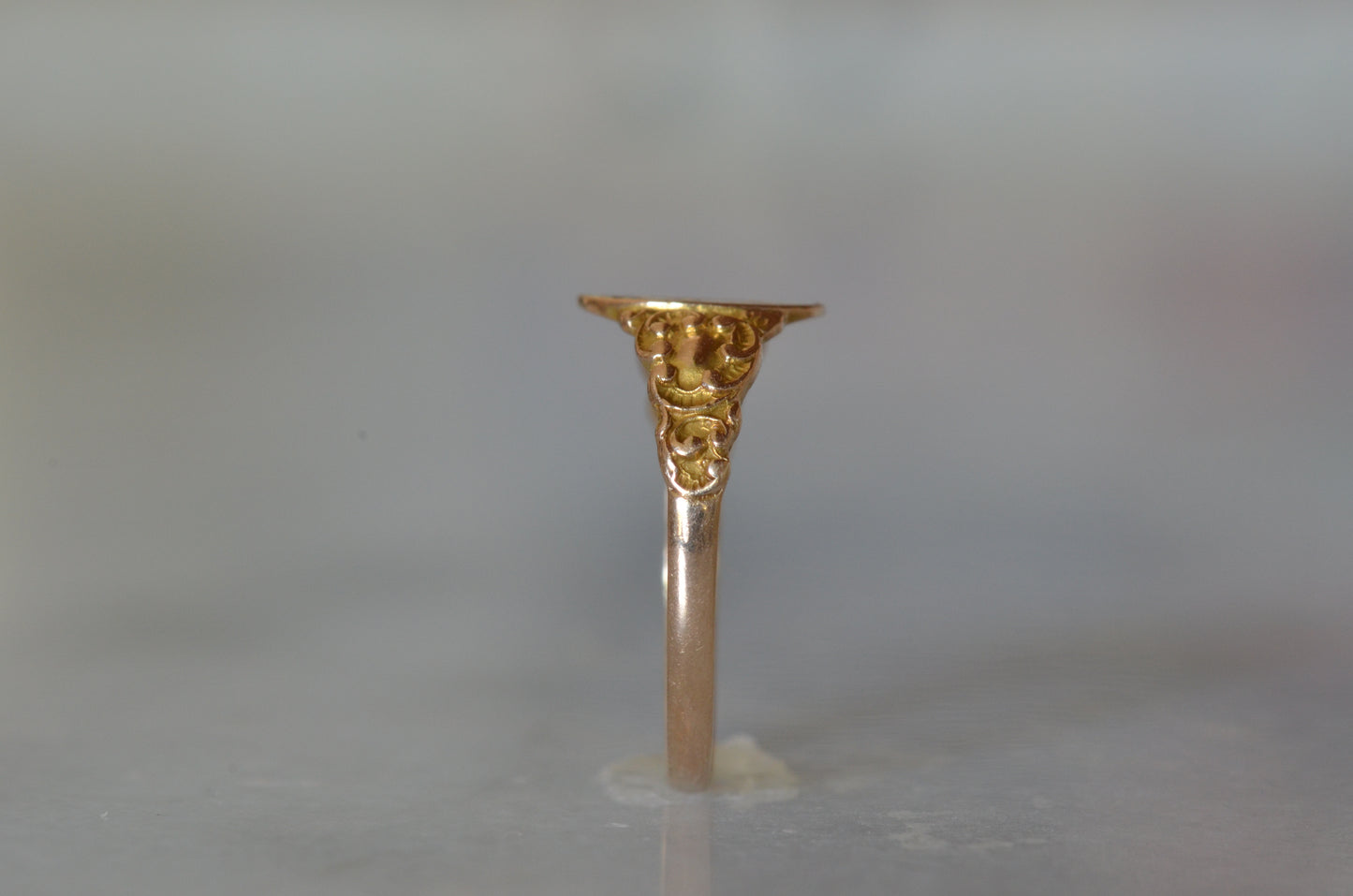 Detailed Antique V Signet Ring