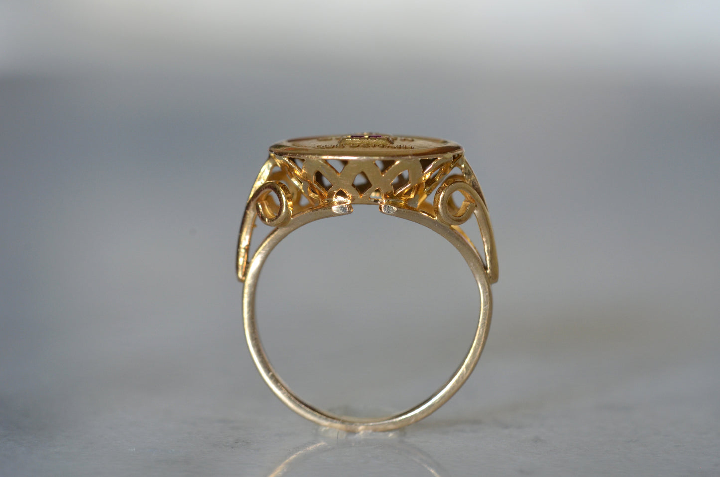Outstanding Medaille d'Amour Original Ring