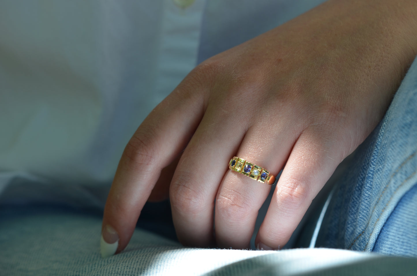 Captivating Sapphire and Diamond Panel Ring 1879