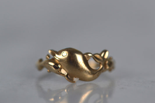 Sweet Vintage Dolphin Ring