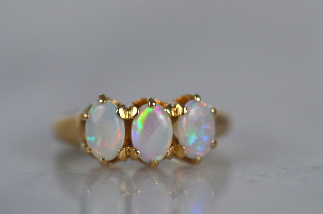 Lively Vintage Opal Trilogy Ring