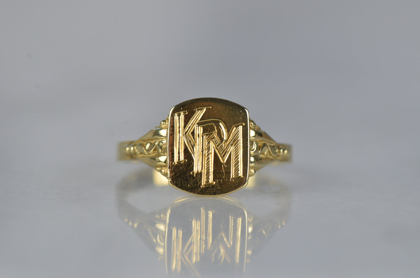 Easy Vintage Signet Ring KPM