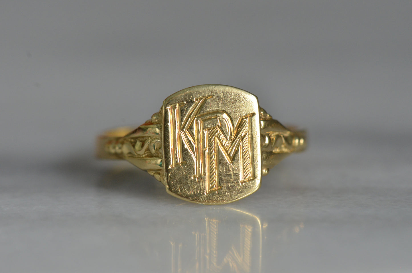 Easy Vintage Signet Ring KPM