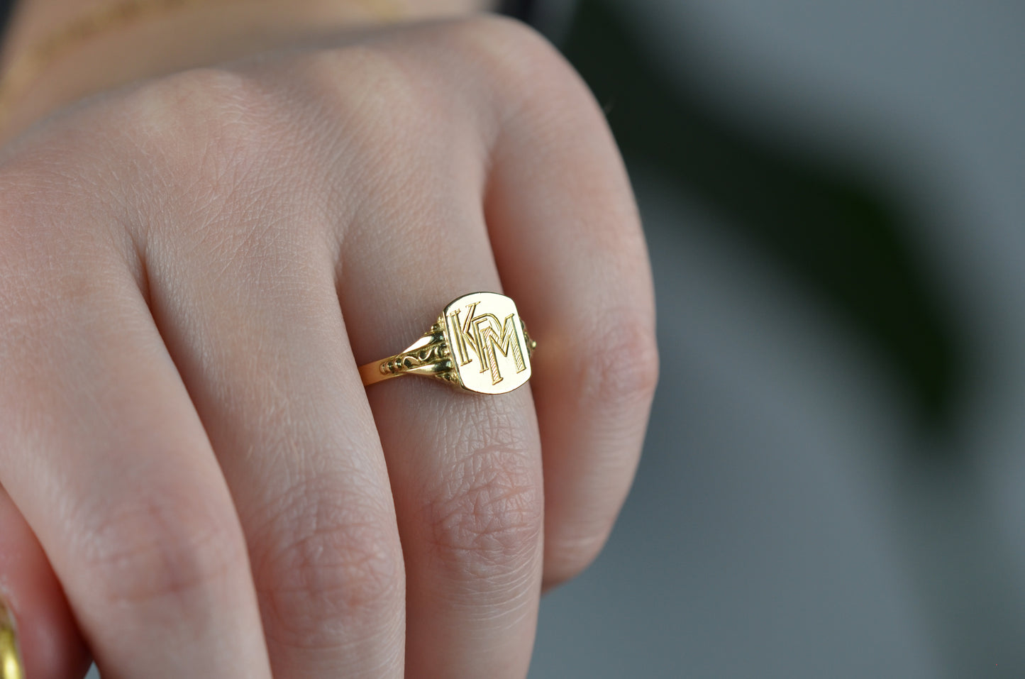 Easy Vintage Signet Ring KPM