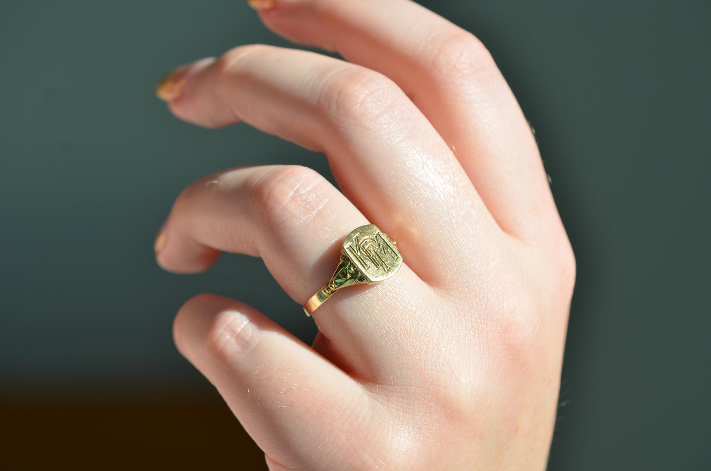 Easy Vintage Signet Ring KPM