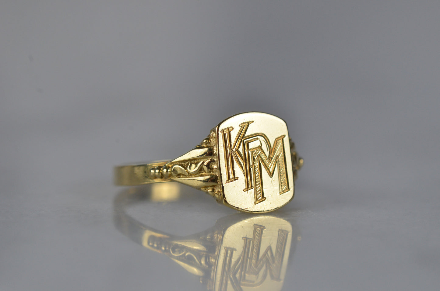 Easy Vintage Signet Ring KPM