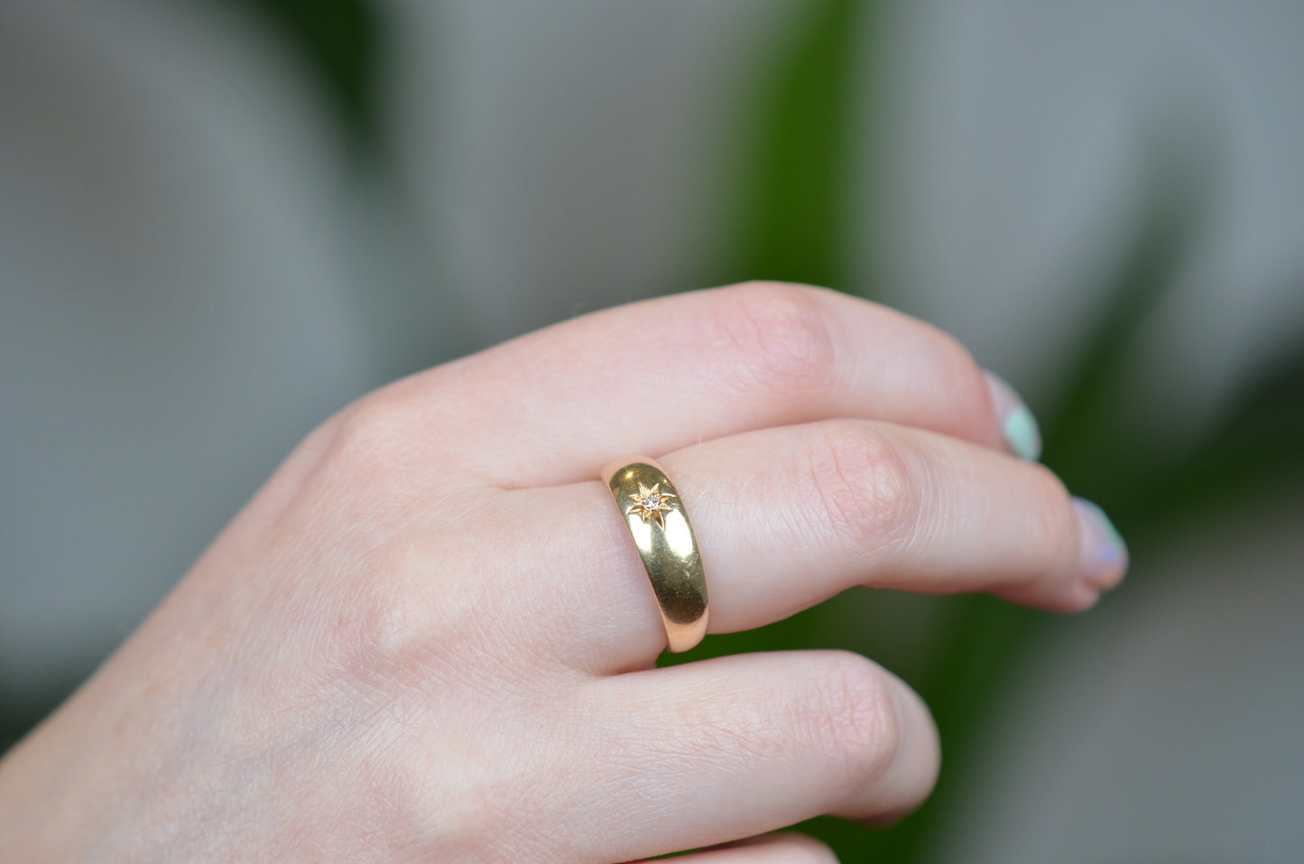 Essential Vintage Star Set Ring